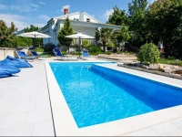 Four-Bedroom Holiday home in Grizane I