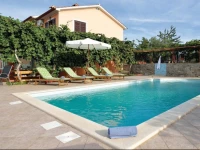 Presika V Holiday Home