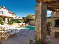 Liznjan I Cr Holiday Home