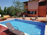 Liznjan V Holiday Home