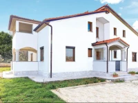 Liznjan with Fireplace II Holiday Home