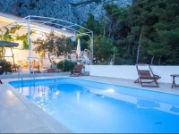 One-Bedroom House in Makarska I