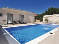 Three-Bedroom Holiday home Makarska with Sea view 04