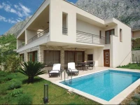 Three-Bedroom Holiday home Makarska with Sea view 08