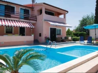 Brist I Holiday Home