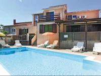 Pomer Cr Holiday Home