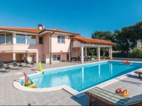 Pula 17 Holiday Home