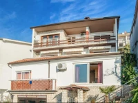 Grozaj 1006 Guest House