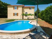 House Nenad Holiday Home