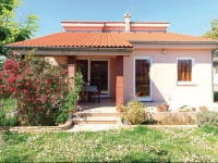 Three-Bedroom Holiday home 0 in Pula