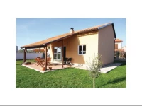 Valbandon 11 Holiday Home