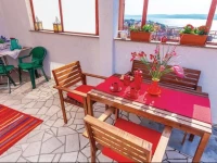 Three-Bedroom Holiday home Selce with Sea View 09
