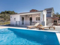 Sevid 52 Holiday Home