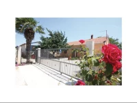 Sikici Majoli Holiday Home