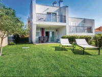 Two-Bedroom Holiday home with Sea View in Silo