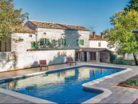 Four-Bedroom Holiday home Krase with an Outdoor Swimming Pool 01