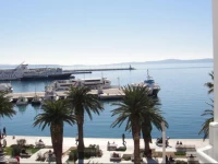 Central Palace Rooms 4*