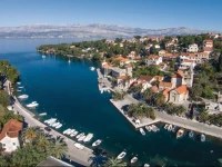 Splitska with Fireplace IV Holiday Home