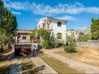 Starigrad-Paklenica 2 Holiday Home