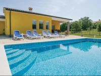 Strmac 25 with Outdoor Swimmingpool Holiday Home