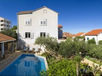 Lukrecia Holiday Home 4*