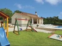 Tinjan 17 Holiday Home