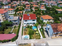 Kate 1833 Holiday Home