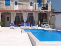 Casa Pietra Holiday Home