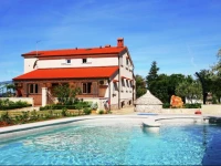 Ulika Apt 3 Holiday Home