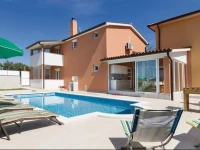 Vodnjan 12 with Outdoor Swimmingpool Holiday Home