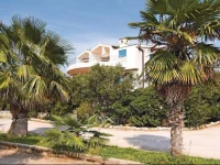 Obala Govica I Holiday Home