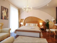 Silver & Gold Luxury Rooms