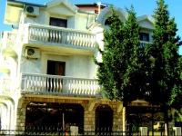 Lukac Guest House 3*