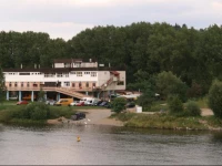 Boathouse Hostel