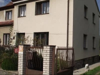 Private Room for up to 3 with Parking and WiFi