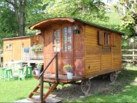 Les chambres et Roulottes des Noisetiers