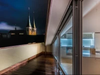 Top city center location next to Lion Monument