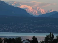 Four Seasons Lake GuestHouse