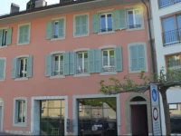 Lake-front spacious flat in Nyon