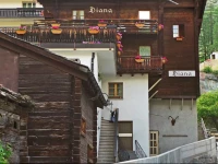 Four-Bedroom Apartment Diana