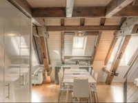 Historic City Center Apartment by Airhome