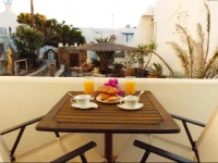 Virginia Studios & Apartments