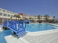 Apartamentos Globales Costa Tropical 2*