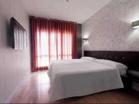 Hostal Joaquin Costa 2*