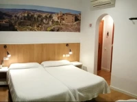 Hostal Restaurante Cornella 1*