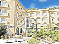 Hotel Ristorante La Scogliera 4*