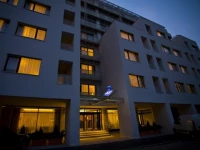 Starlight Suites Hotel 4*