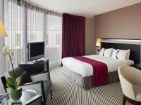 Holiday Inn Paris - Porte de Clichy 4*