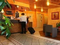 Comfort Hotel Gennevilliers  3*