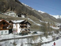 Appartment & Taxi Tirana 3*